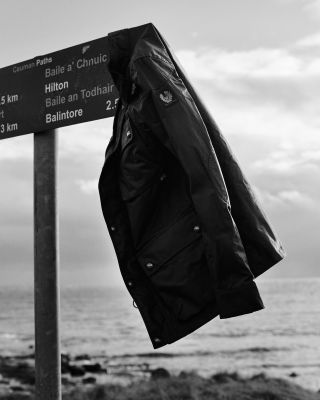 Incline Jacket in Dark Earth.